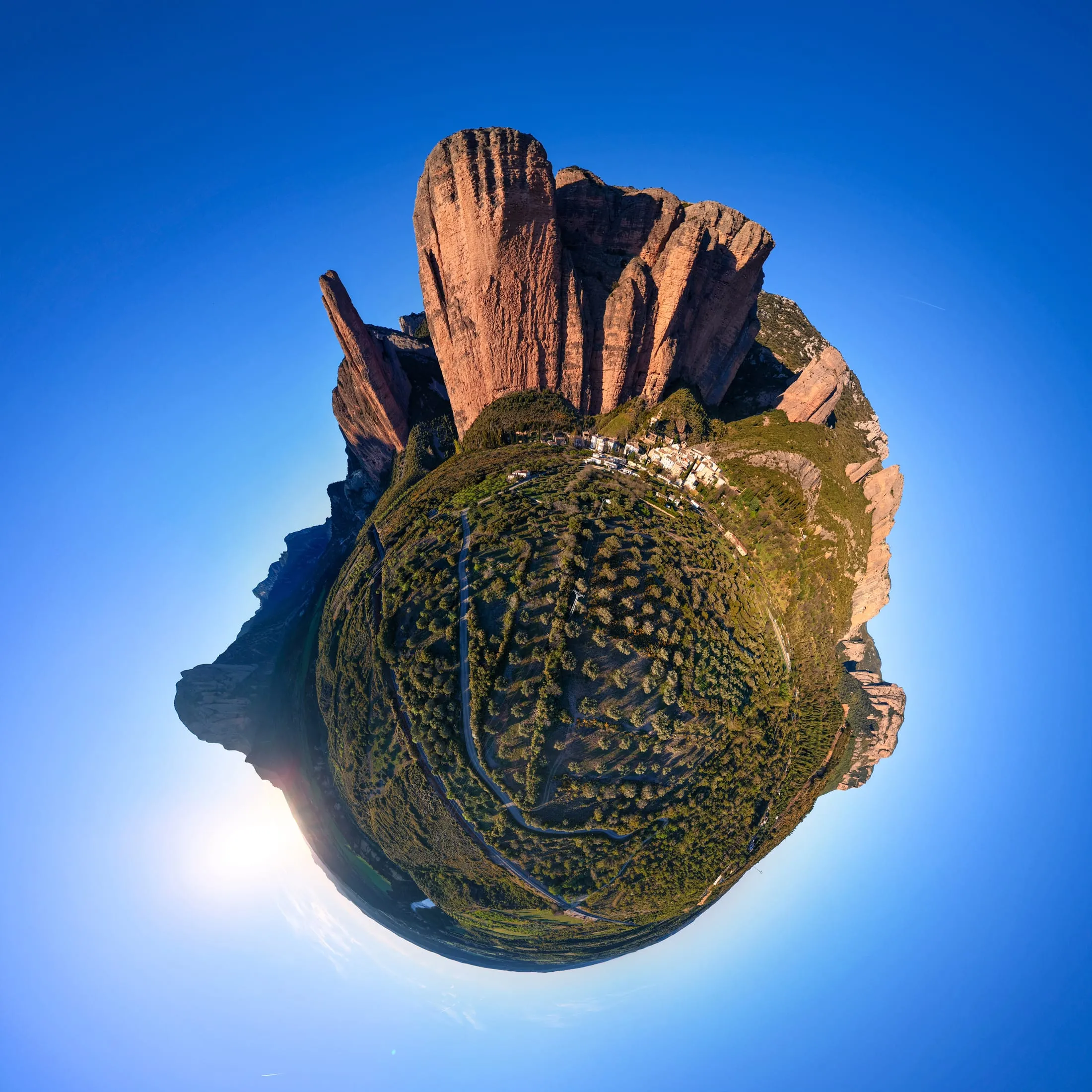 Vista grande de Planeta Mallos de Riglos