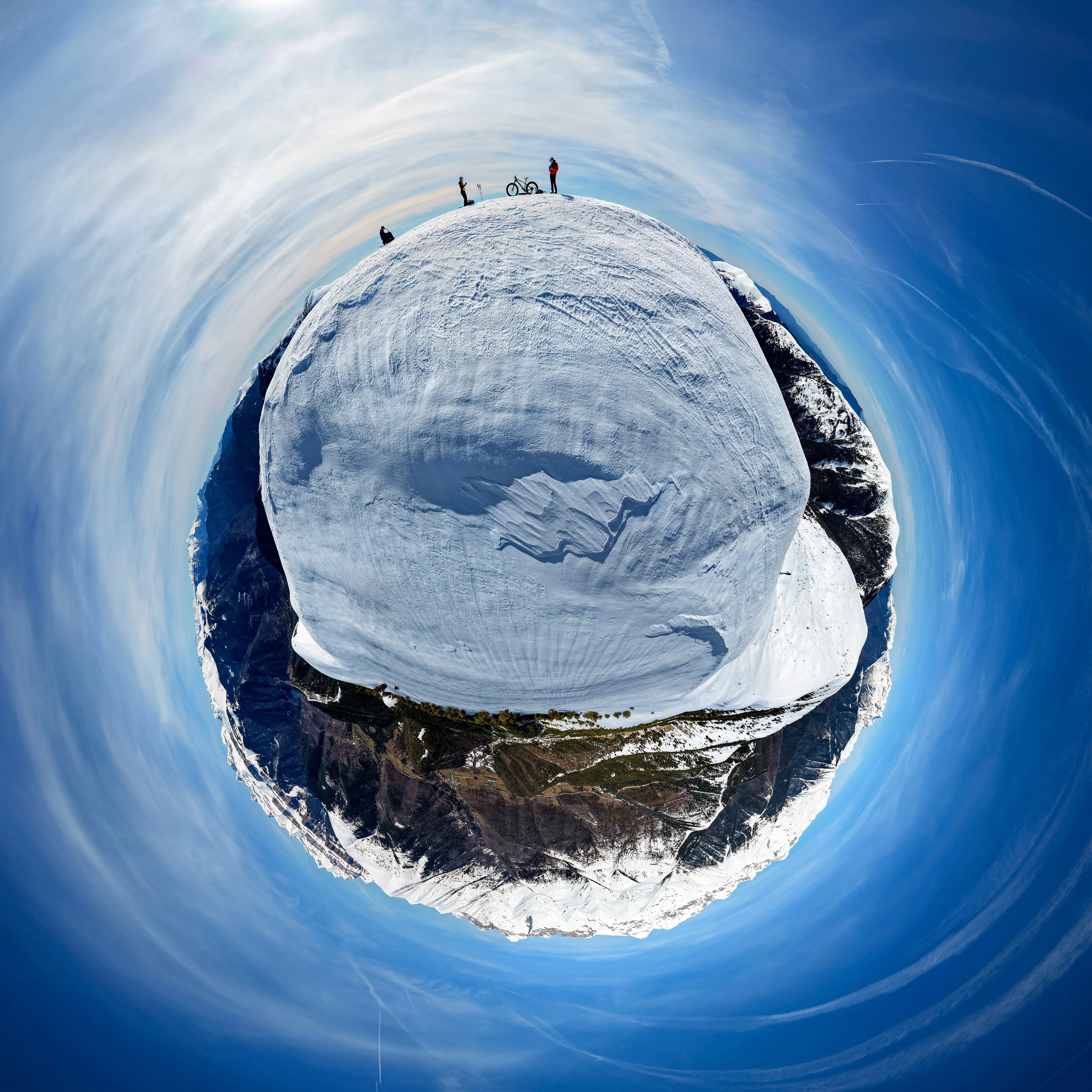 Vista grande de Planeta Pelopín