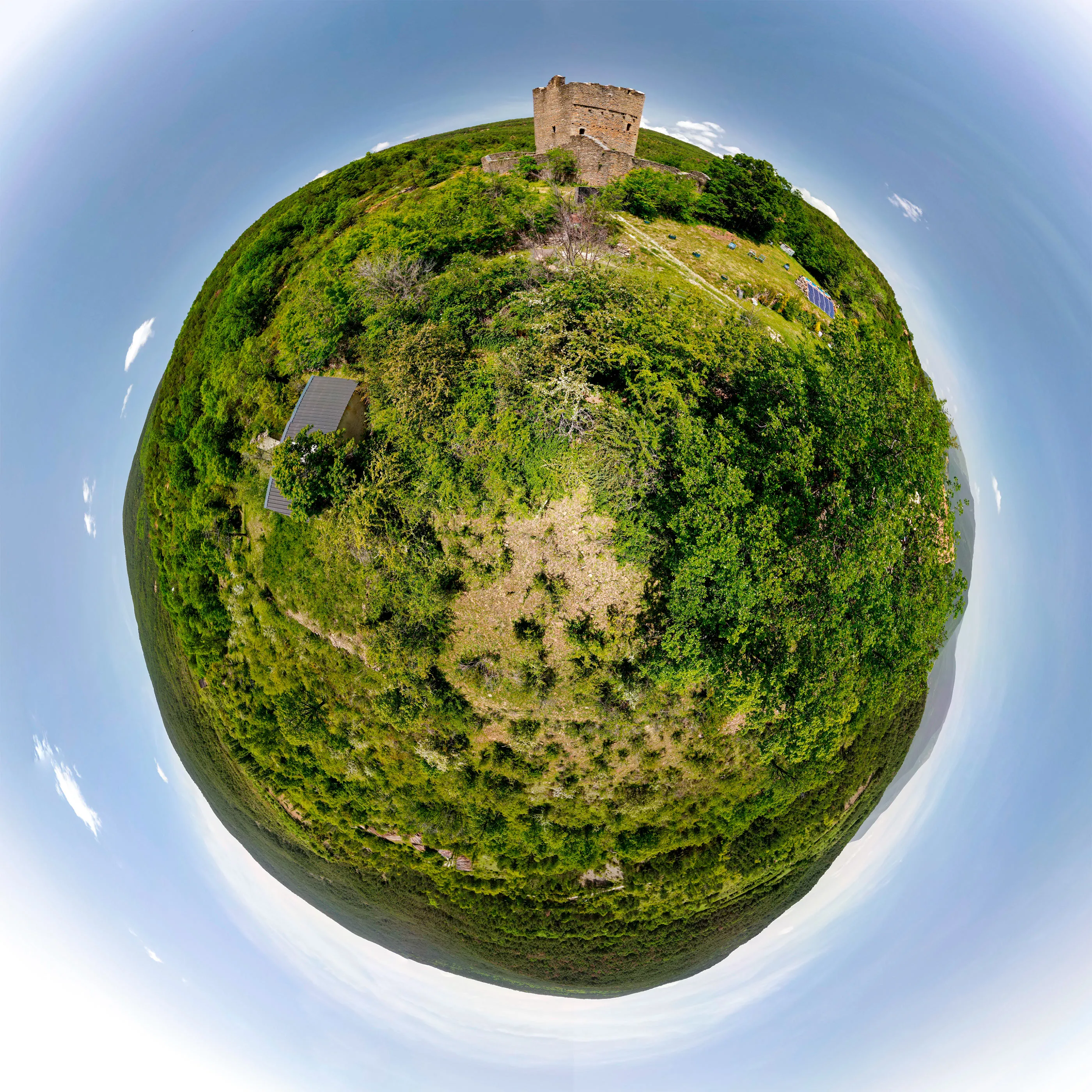 Vista grande de Planeta Torraza Escuer