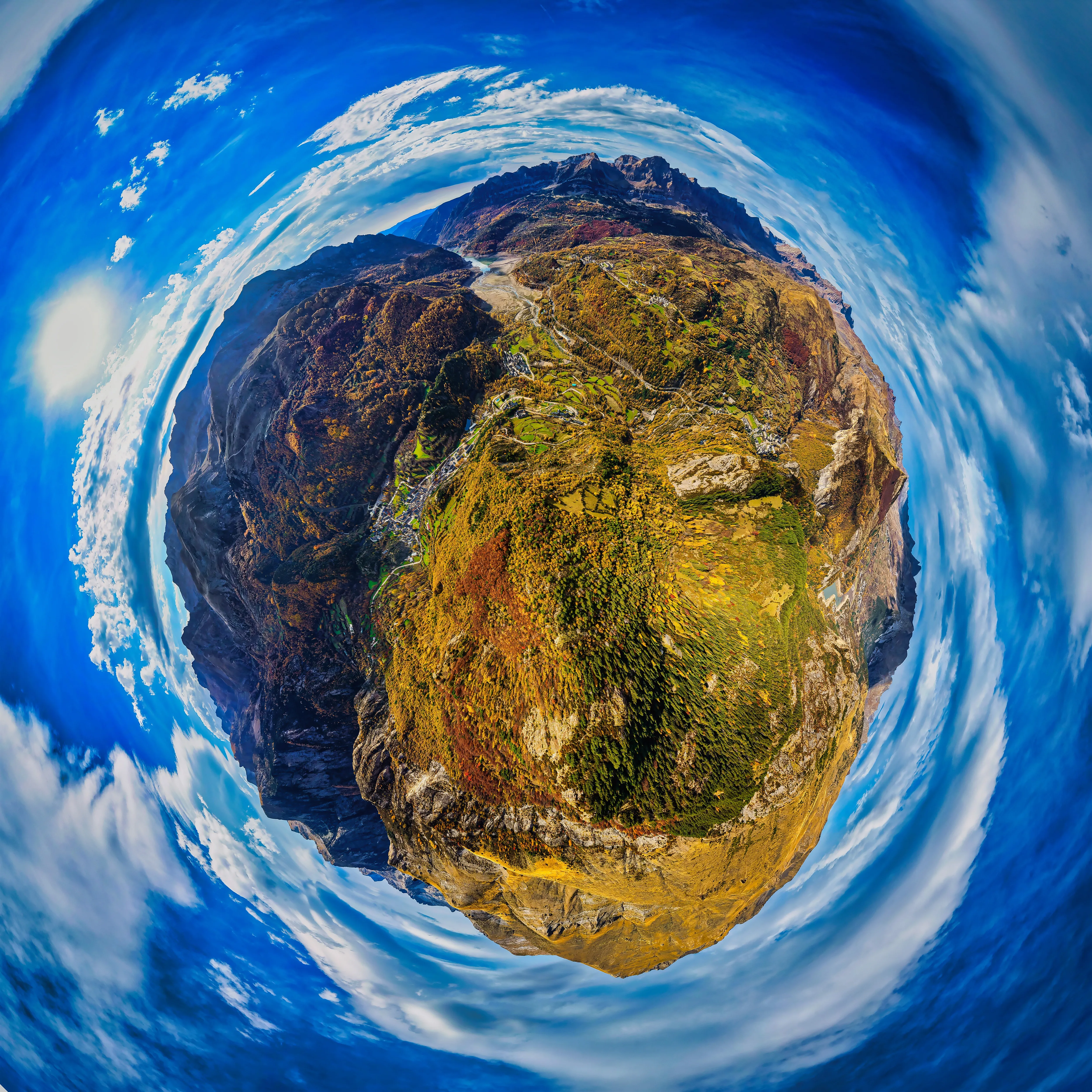 Vista grande de Planeta Valle de Tena